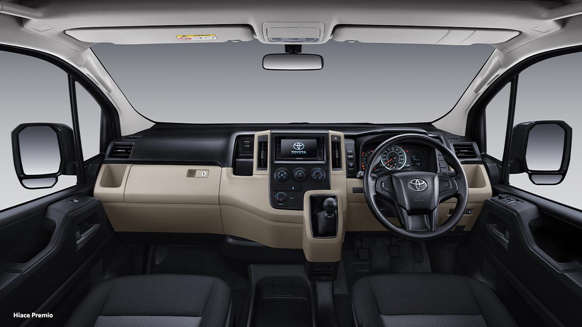 Toyota Hiace Minivan thumbnail 3