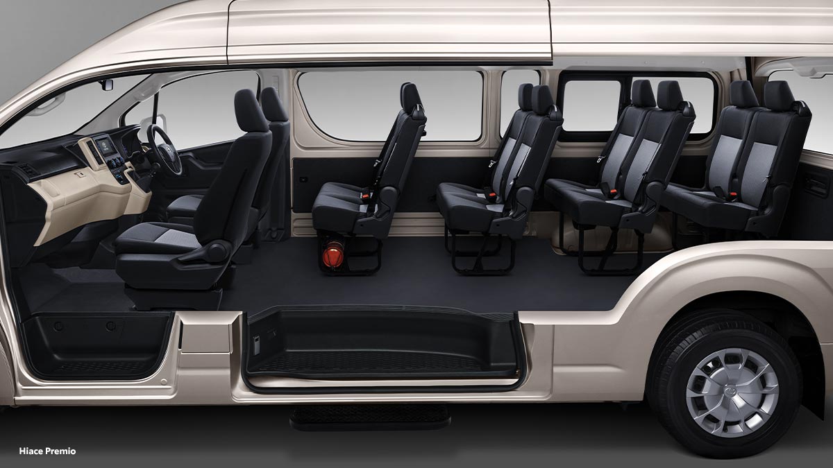 Toyota Hiace Minivan thumbnail 2